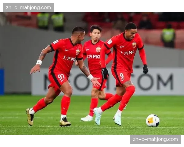 上海海港锋线重组 莱昂纳多术后恢复进度影响轮换选择